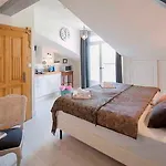 Apartahotel Antique Plac Szczepanski