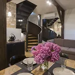 Antique Plac Szczepanski Lägenhetshotell 4*
