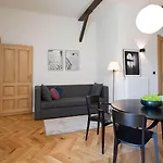 Lägenhetshotell Antique Plac Szczepanski