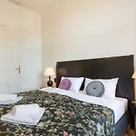 Apartahotel Antique Plac Szczepanski 4*