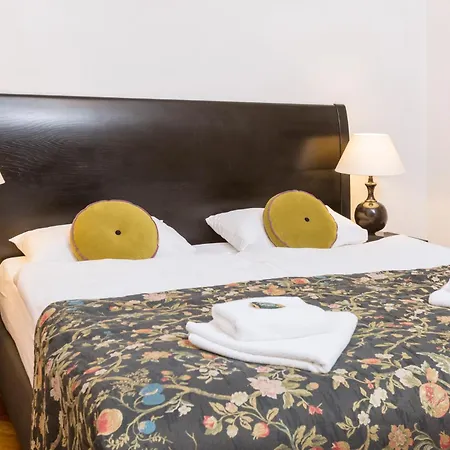 Antique Plac Szczepanski Cracovia