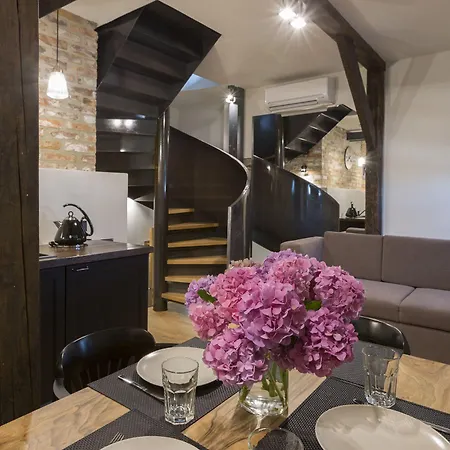 Antique Plac Szczepanski Aparthotel 4*