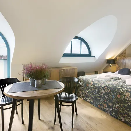 Aparthotel Antique Plac Szczepanski