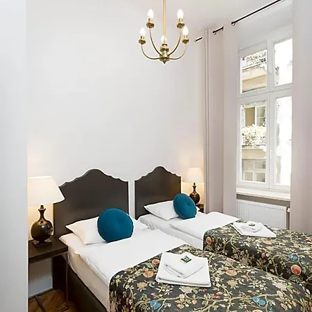 Apart-hotel Antique Plac Szczepanski 4*