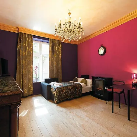 Antique Plac Szczepanski 아파트호텔 4*
