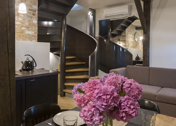 Antique Plac Szczepanski Apartahotel 4*