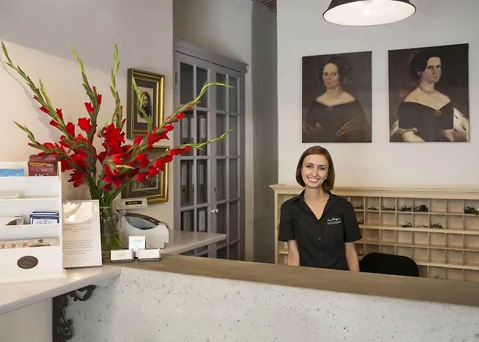 Aparthotel Antique Plac Szczepanski 4*