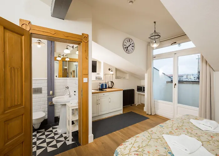 Aparthotel Antique Plac Szczepanski 4*