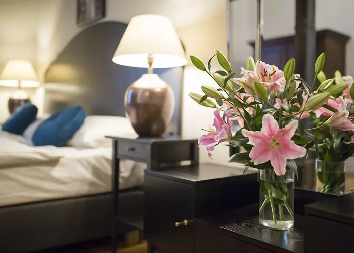 Aparthotel Antique Plac Szczepanski 4*