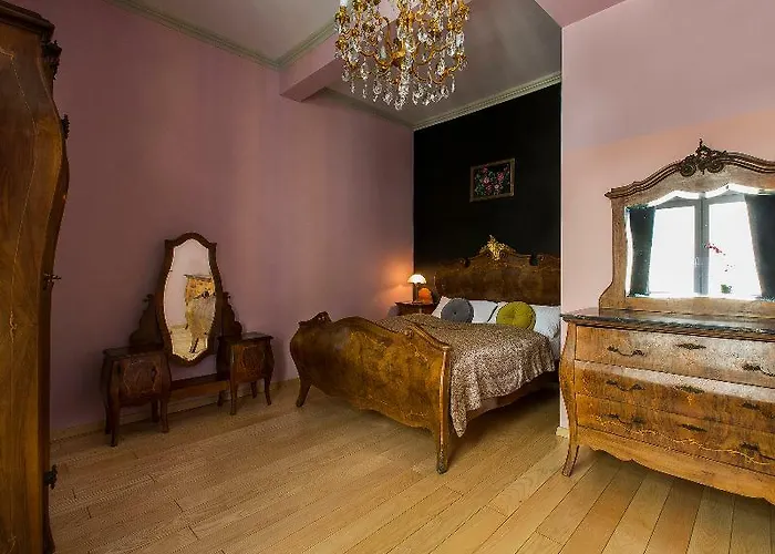 Aparthotel Antique Plac Szczepanski 4*
